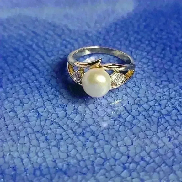 Gold tone pearl rhinestones (CZ ?) Ring size is 6 NWOT - Picture 1 of 16